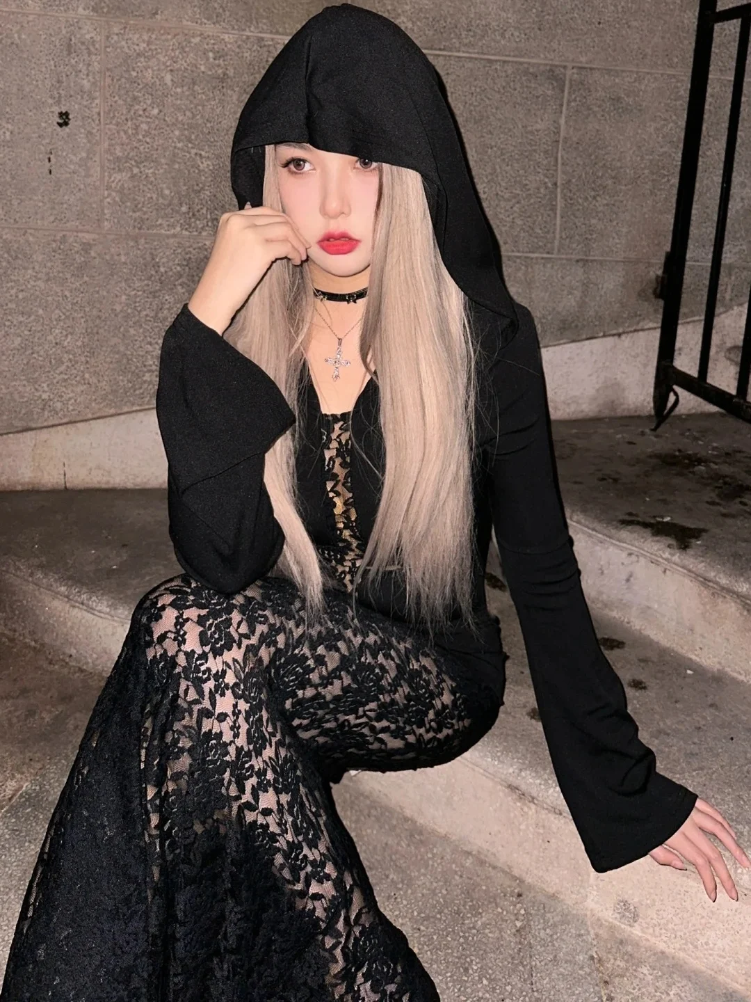 Bruja de Halloween cos gótico encaje negro mangas largas vestidos sexy temperamento chica subcultura cintura alta ajustado vestido con capucha de calle