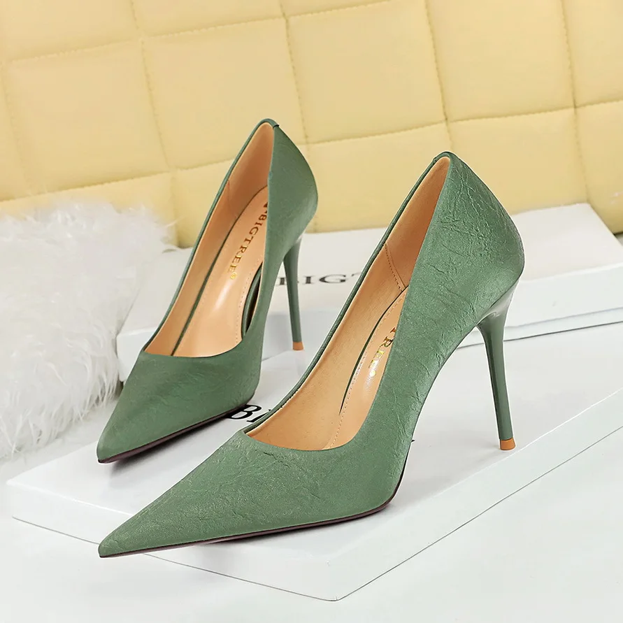 

Korean Version Women High Heels Pumps Wedding Bridal Green Silk Heels Evening Party Beige Black Mid Low Heels Vintage 7239-2