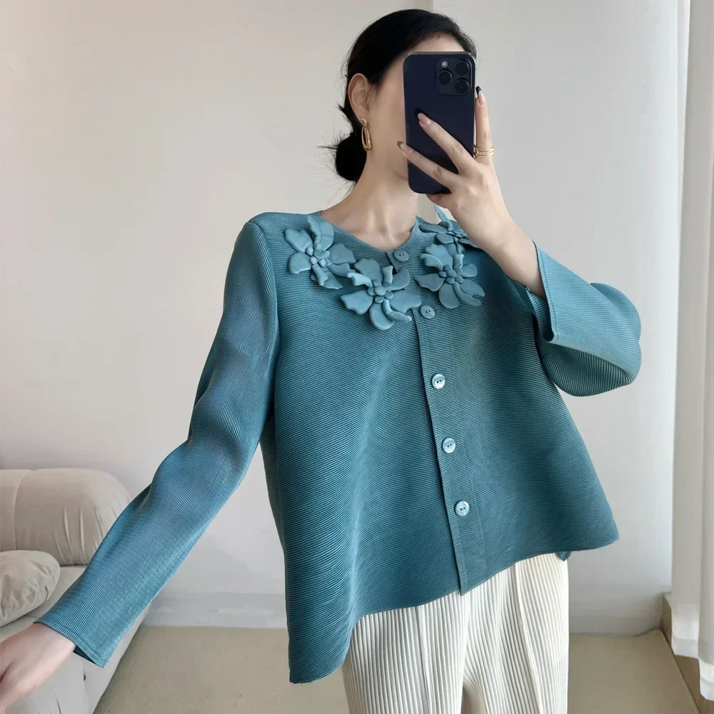 2024 Autumn New French Pleated Three-dimensional Embroidery Solid Color Jacket Temperament Commuter Round Neck Cardigan Tops