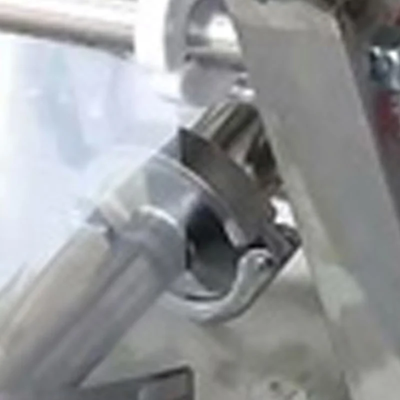 Large Flow Automatic Conveyor Belt Double Head Liquid Filling Machine Sense High Precision 3L Per Min Large Amount Of Filling