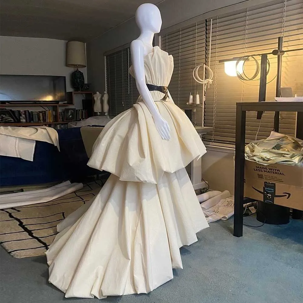 Vestidos de fiesta escalonados de color beige a la moda con fajín negro, vestido formal con capas de volantes, vestidos de noche largos para mujer, vestido de gala para evento personalizado