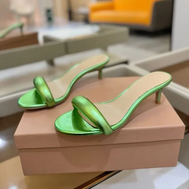 Nuovo 2025 Pantofole in vera pelle con cinturino in tinta unita da donna Open Toe Sandali con tacco alto sottile Scarpe da sera sexy estive