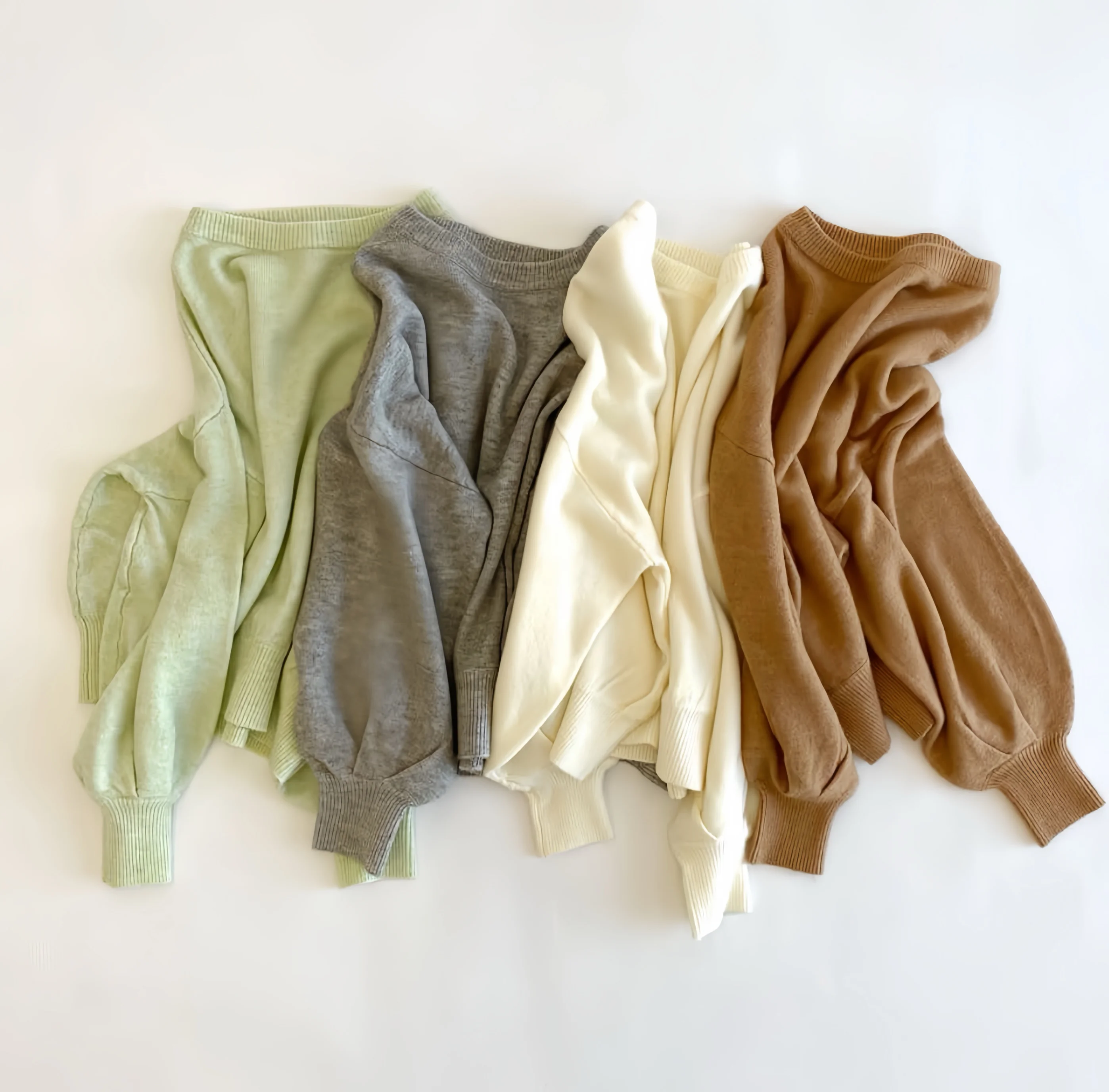 

Soft Commute Sweater Simple Design Comfortable Fit Treasure Brand Fall 2024 Women's Knitwear Other Material