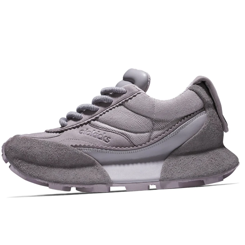 أحذية رياضية عصرية متعددة الاستخدامات من الجلد الطبيعي للزوجين أحذية رياضية كاجوال مريحة تسمح بمرور الهواء للرجال