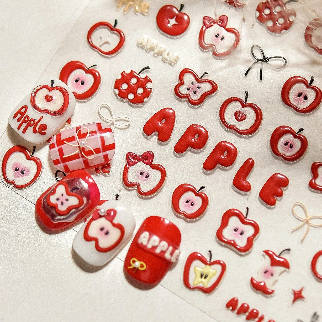 Rosso Verde Mela Ciliegia Bowknot Candela Stella Gelatina Pesca Frutta Cuore Fiore Pendenti e Ciondoli Unghie artistiche Decorazione Decalcomania per manicure