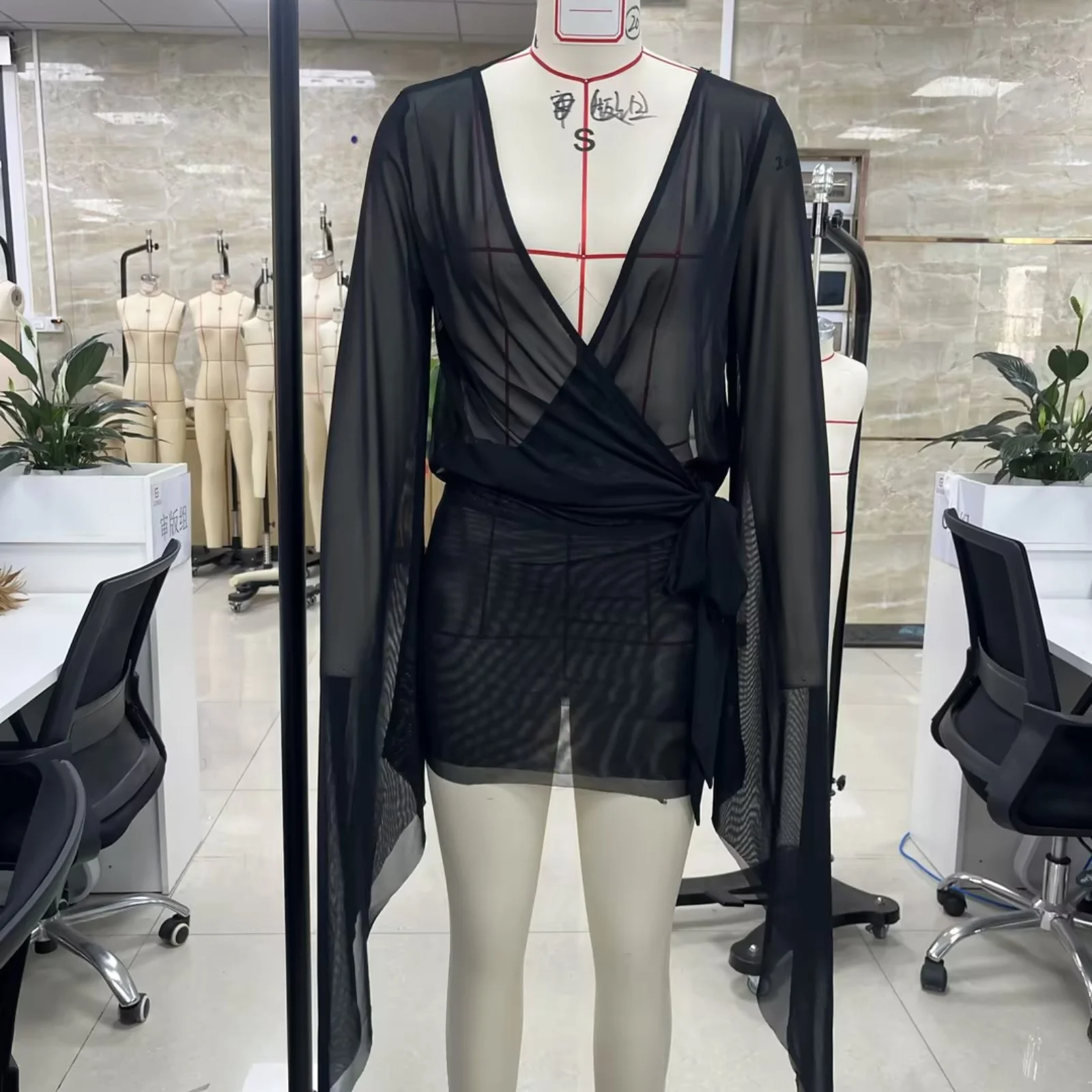 Yiiciovy – Mini robe transparente en maille pour femmes, Cover-Up de plage, manches longues, col en V, dos nu, couleur unie, robe de Cocktail transparente