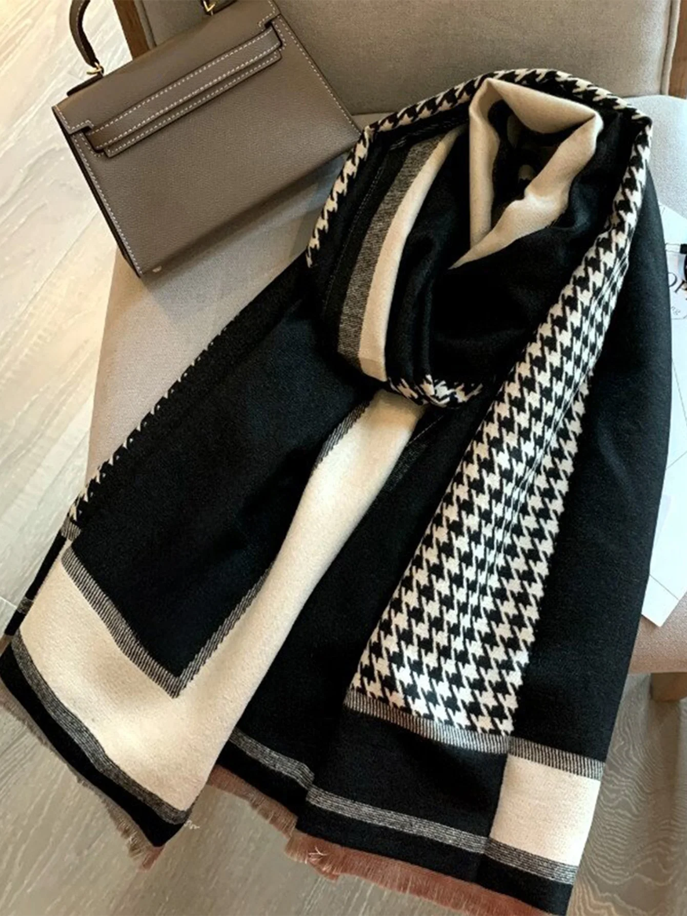 

Premium Black Scarf for Women Winter 2023 Fashionable Korean Style Versatile Warm Neck Warmer Large Pashmina Outerwear High-End