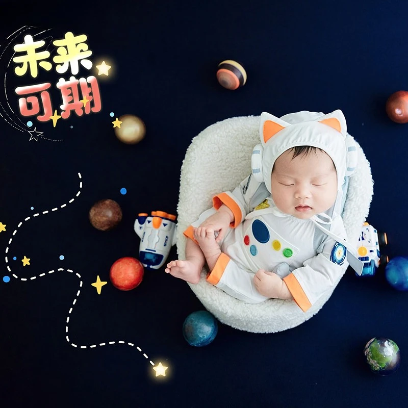 Newborn Photography Props Cool Astronauts Outfit Explore Planets Theme Starry Backdrop Spaceship Decors for Baby Photoshoot