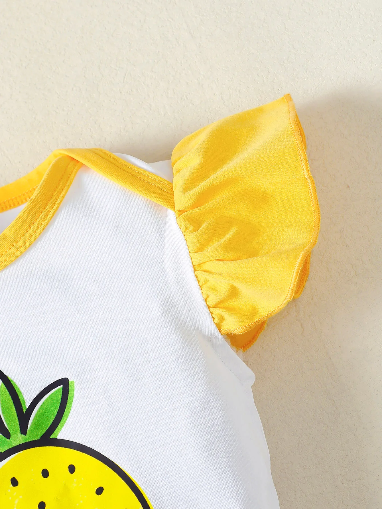 3-teiliges Set für Babymädchen: Rundhals-Body mit Fruchtmotiv + Rock mit Fruchtmuster und Schleife + Haarband, Sommer-Set, geeignet für Babymädchen im Alter von 0–12 Monaten, süßes Set. – Detail 4