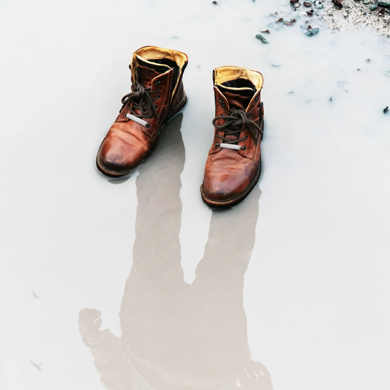 

4pcs Shoelace Buckles Decor Black Rhinestone Metal Accessories DIY Shoe Laces Decorations Fashion Unique naments