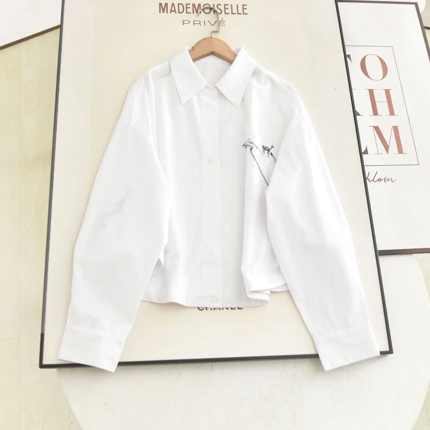 

Spring 2026 Casual Loose irt Women's Versatile Embroidered Cartoon Print Anti-Aging Top Faionable Animal Pattern