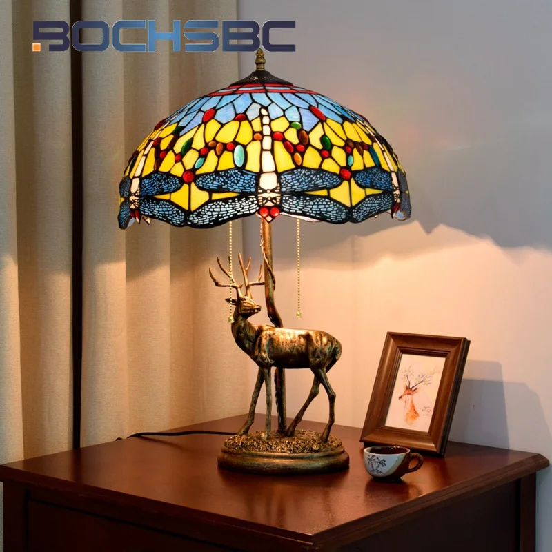 

BOCHSBC Tiffany stained glass desk lamp Pastoral style elk dragonfly Art Deco living room desk Bedroom Bedside reading lamp