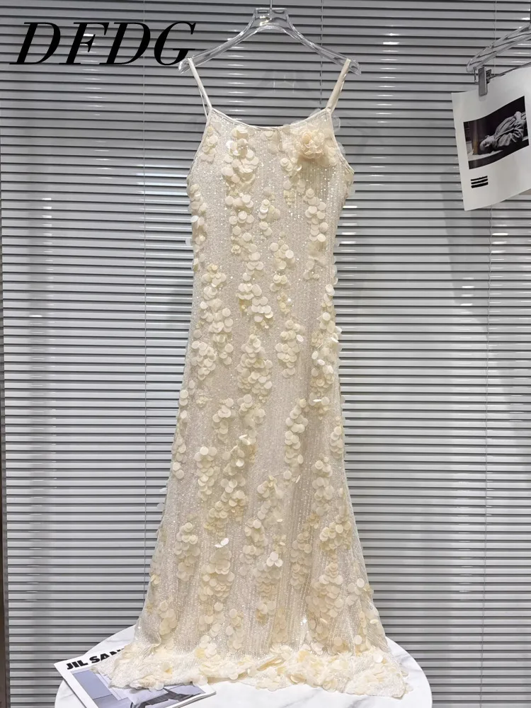 DDFG Damen-Sommerkleid, weiß, 3D-Blumenmuster, Cami-Maxikleid, ärmellos, elegant, formelle Partykleidung, 2025, trendiges, feminines Modekleid