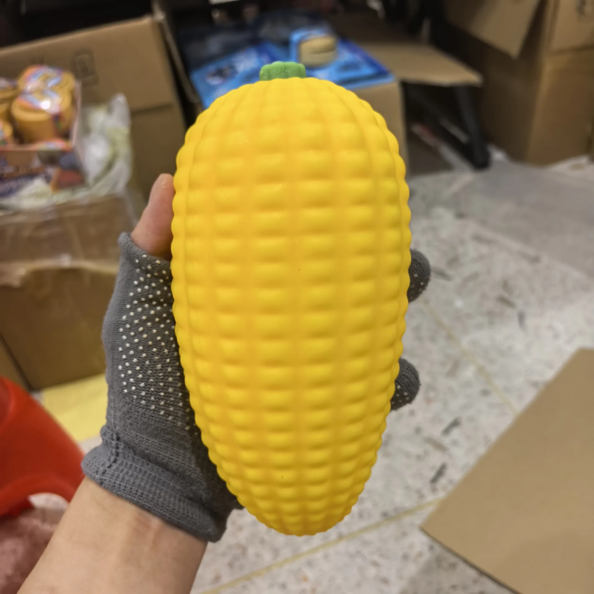 

Sticky Simulation of Corn Pinching Fast Rebound Decompression Toys Creative Vent Decompression Artifact for Adults.