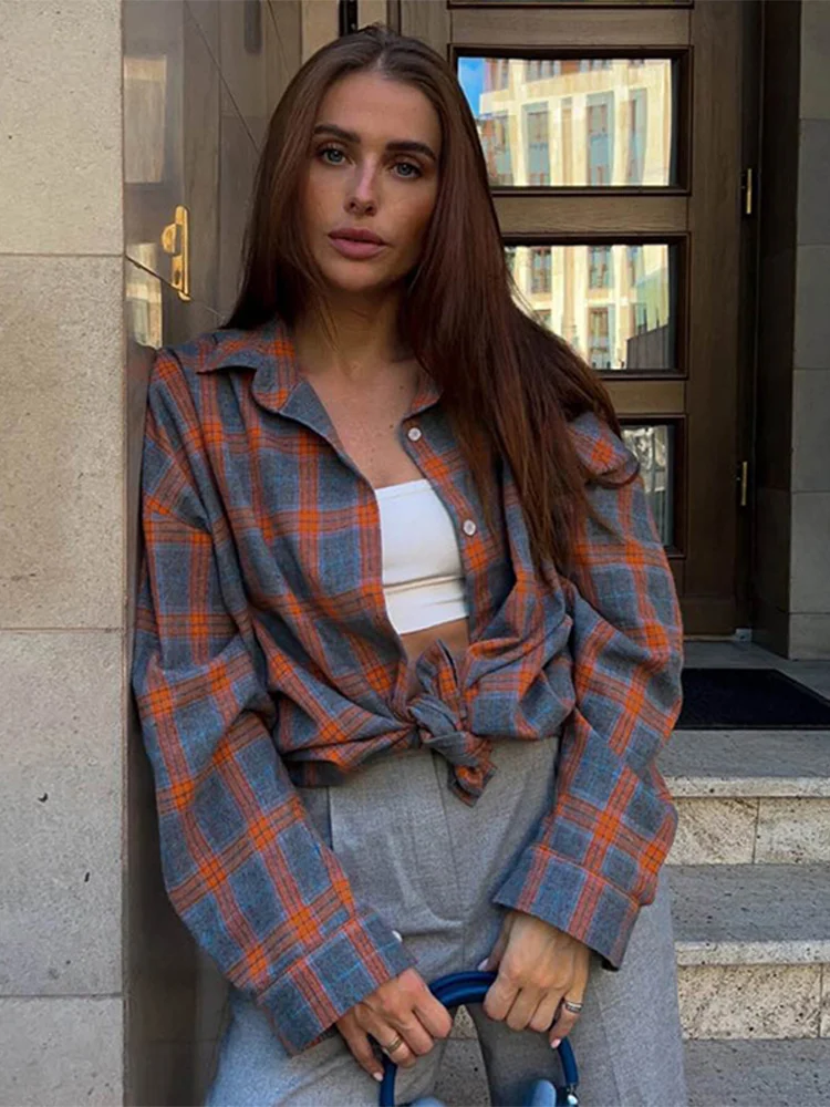 قمصان نسائية أنيقة ذات طية صدر السترة منقوشة وأكمام منتفخة واحدة الصدر قطع علوية نسائية موضة ربيع 2025 تناسب جميع ملابس الشارع النسائية