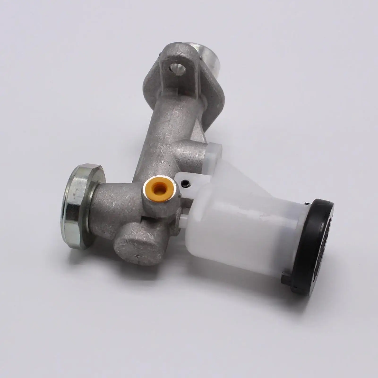 Clutch Master Cylinder 30610vb00A Car Accessories for Nissan Fittings