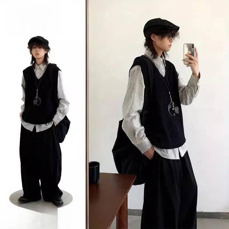 

Retro Japanese Knitted V-Ne Vest Men's College Sle Basic Color Versatile Svel Casual oulder Top