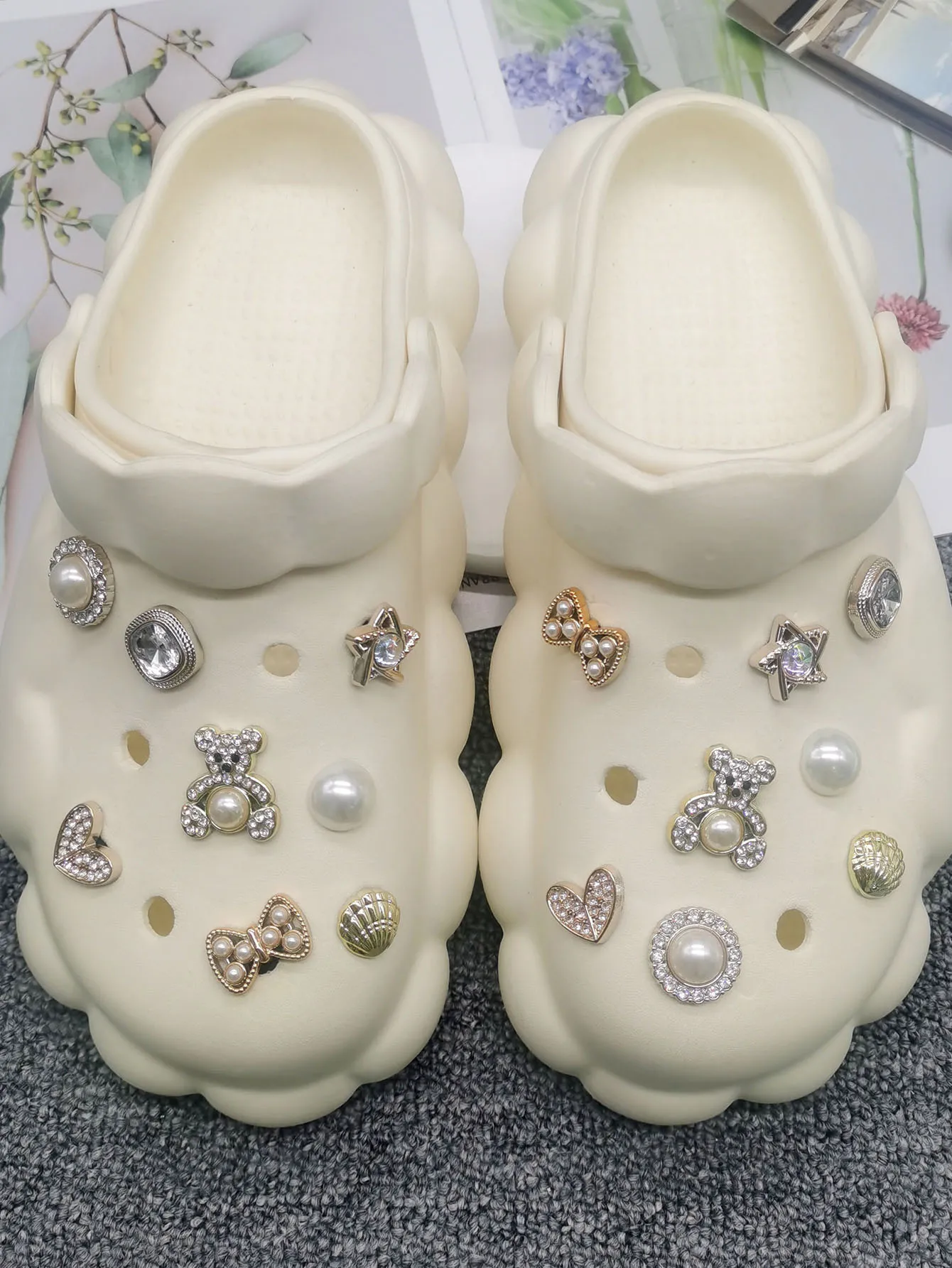 16-teiliges Set Harz-Bären-Schuhcharms Zubehör Herzförmige Schuh-Clips für Clogs DIY-Dekorationen Künstliche Perlen Schleifen-Schuhclips – Detail 3