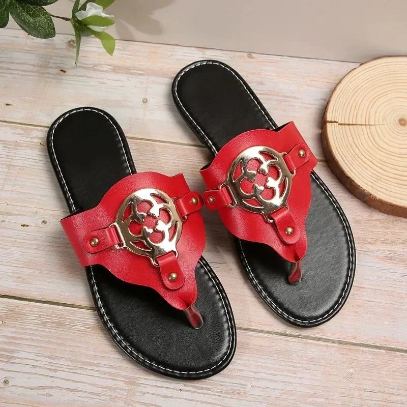 2024 Summer New Simple Metal Buckle Clip Flip-Flops Fashion Beach Plus Size Sandals Women Chaussure Femme 36-43