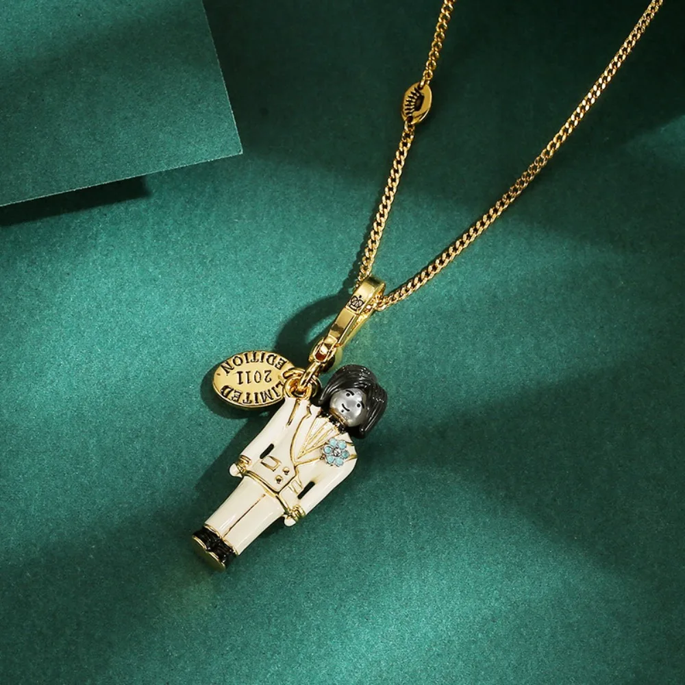 Fashion 3D Enamel Pearl Flower Bride Groom Pendant Necklace Minimalist Bag Charm Wedding Gift For Couples