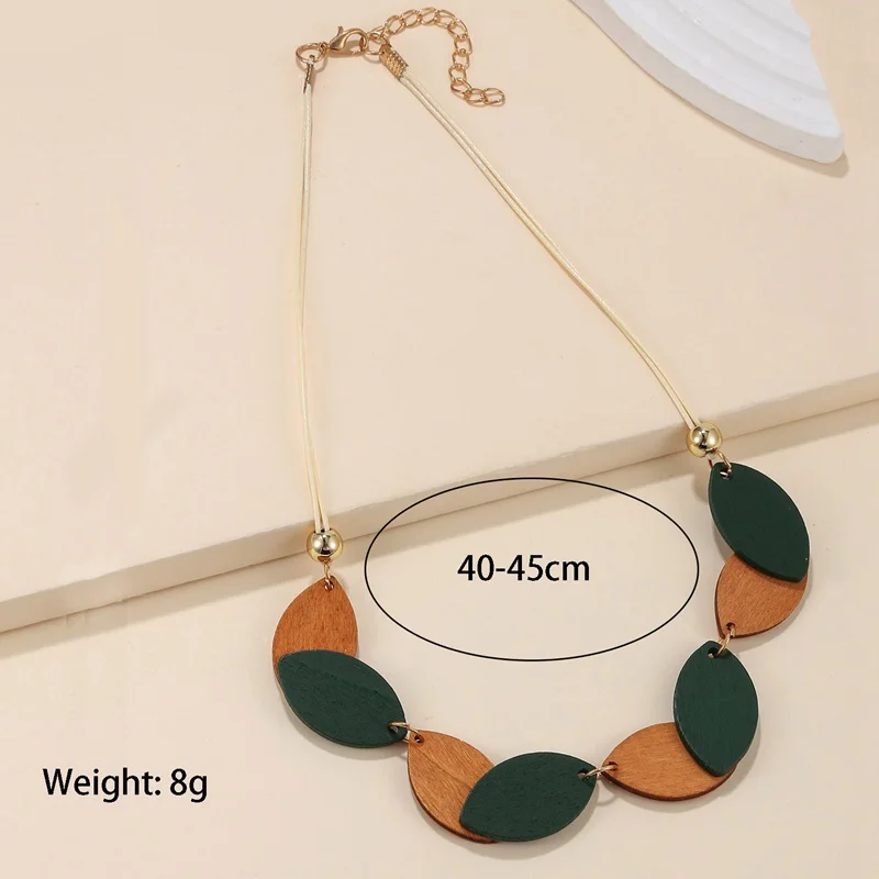 Vintage Ethnic Oval Wood Pendants Necklace for Women Daily Wear Fashion Jewelry