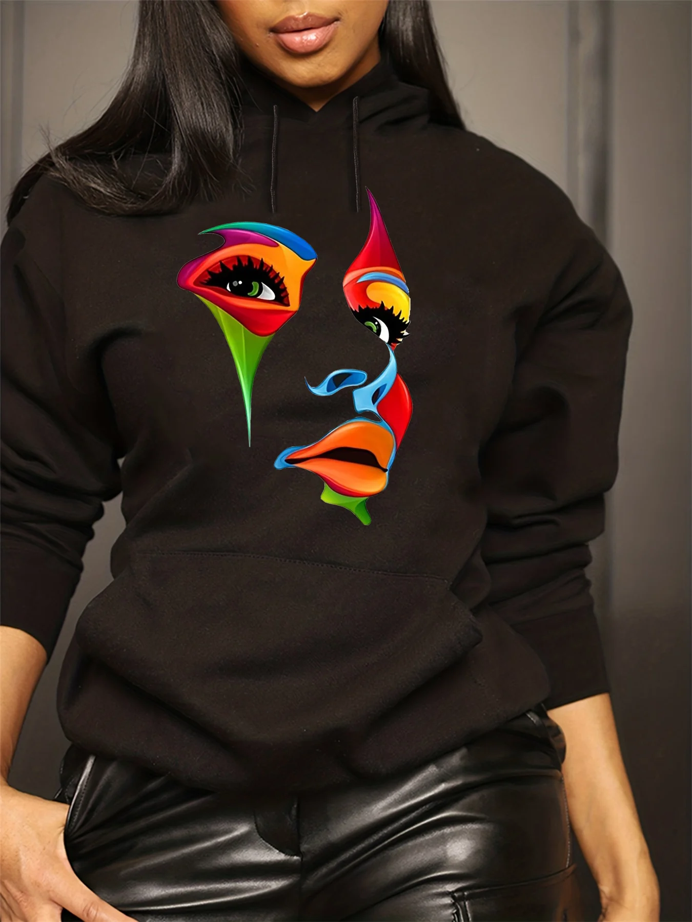 Damen-Herbst- und Wintermode, lässig, locker, klassisch, Porträt, Grafikdruck, Rundhalsausschnitt, langärmelig, Kordelzug, Kapuzenpullover