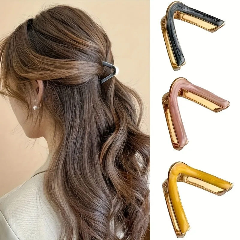 1pc Girly Triangle GripperElegant Vintage-Inspired Hair Claw with Heart Design - Non-Slip Ponytail Holder for Women and Girls