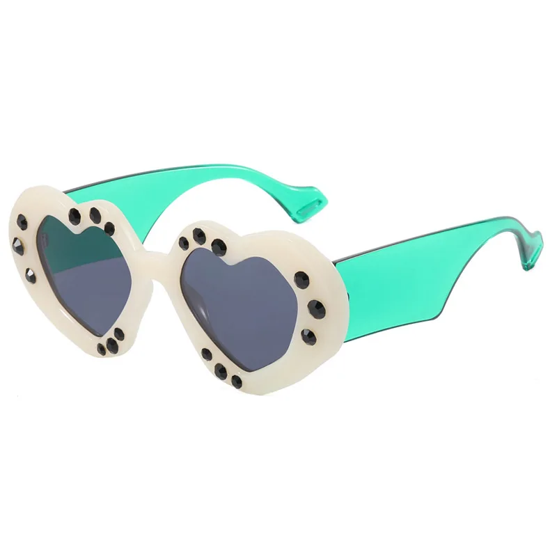 

Colorful Heart-shaped Punk Women Sunglasses 2025 Luxury Brand Designer Sun Glasses For Men Street Style Rhinestones Eyewear