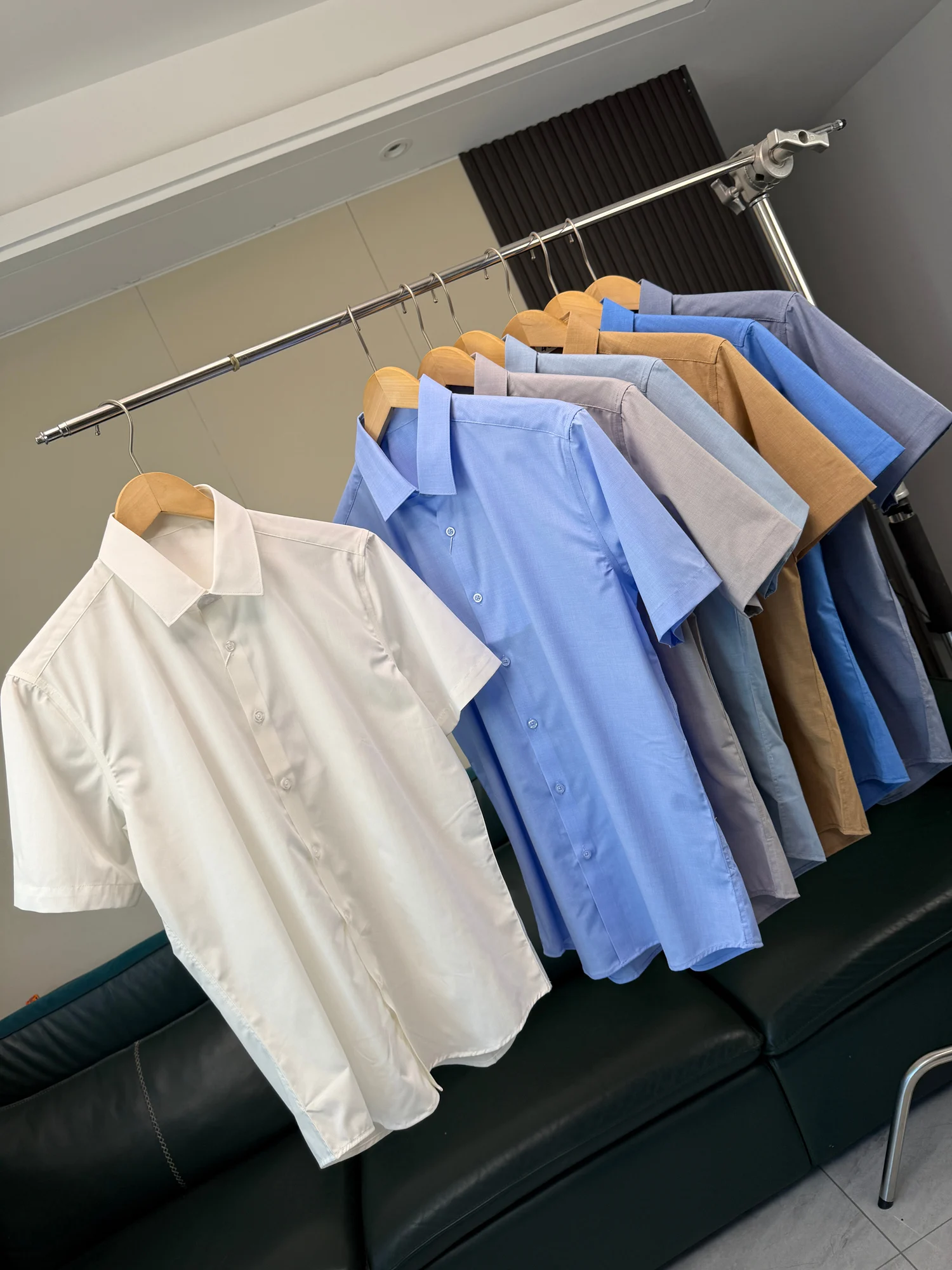 

Smooth Breathable Casual Comfortable Summer Pure Color Men's Short Sleeve Shirt Lightweight Business Fashion Urban Style