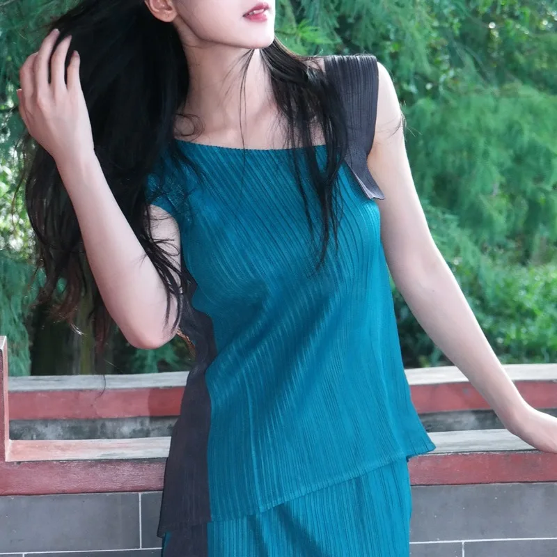 

Miyake Pleated T-shirt Women's Fashion Summer New Sleeveless Vest Top Half Skirt Set Simple Casual Korean Wear Wrinkle-Free