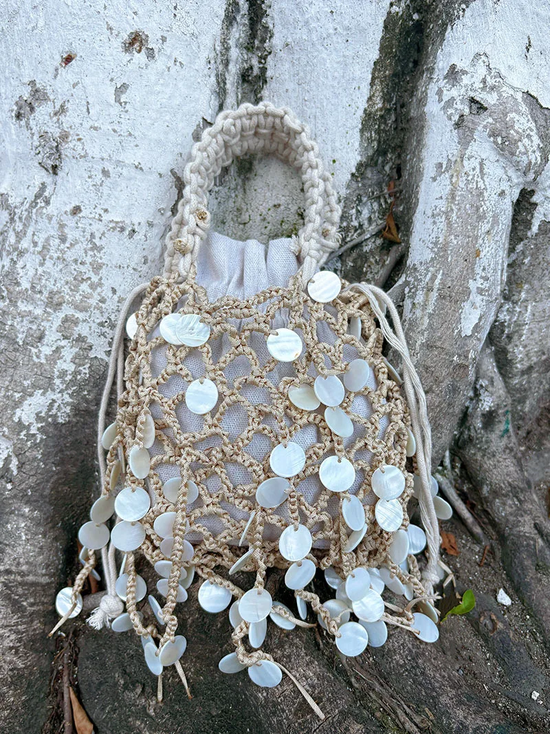 

Роскошная вязаная сумка на плечо, полые тканые сумки ручной работы для женщин, сумки-тоут с рыбьей чешуей и кисточками, новый клатч с блестками