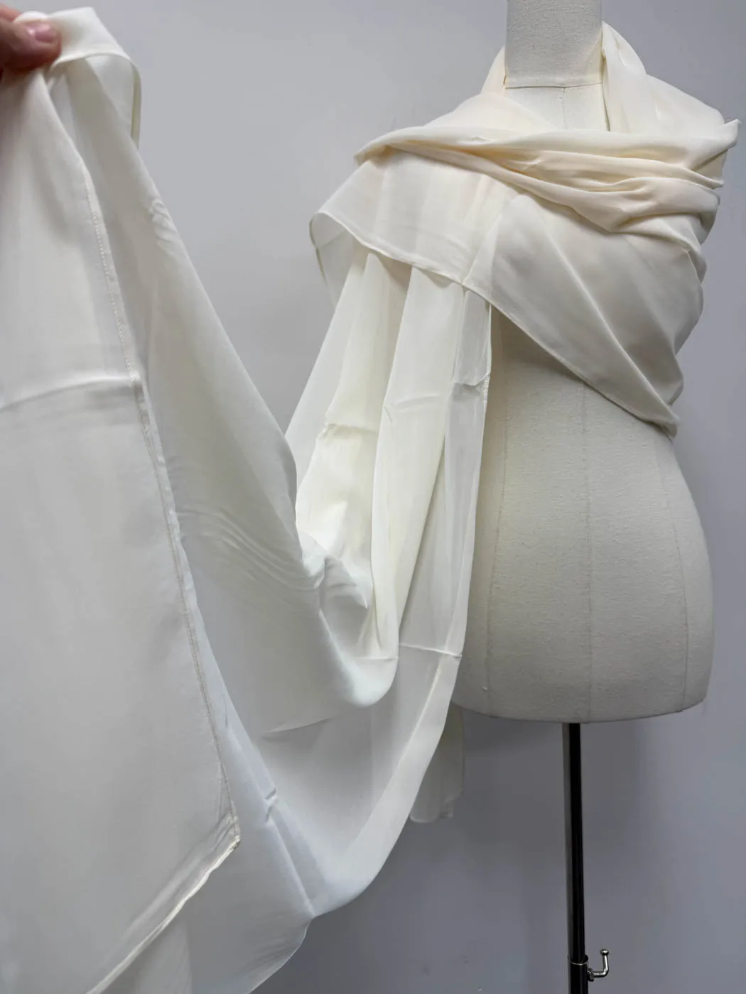 

Большой 3-метровый легкий шарф из шифона, однотонный бежевый, универсальный, тонкий, 2-в-1, для весны и лета