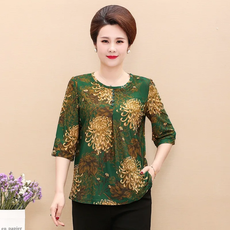 Middle-aged and elderly women's spring and autumn clothing seven-quarter-sleeved T-shirt top