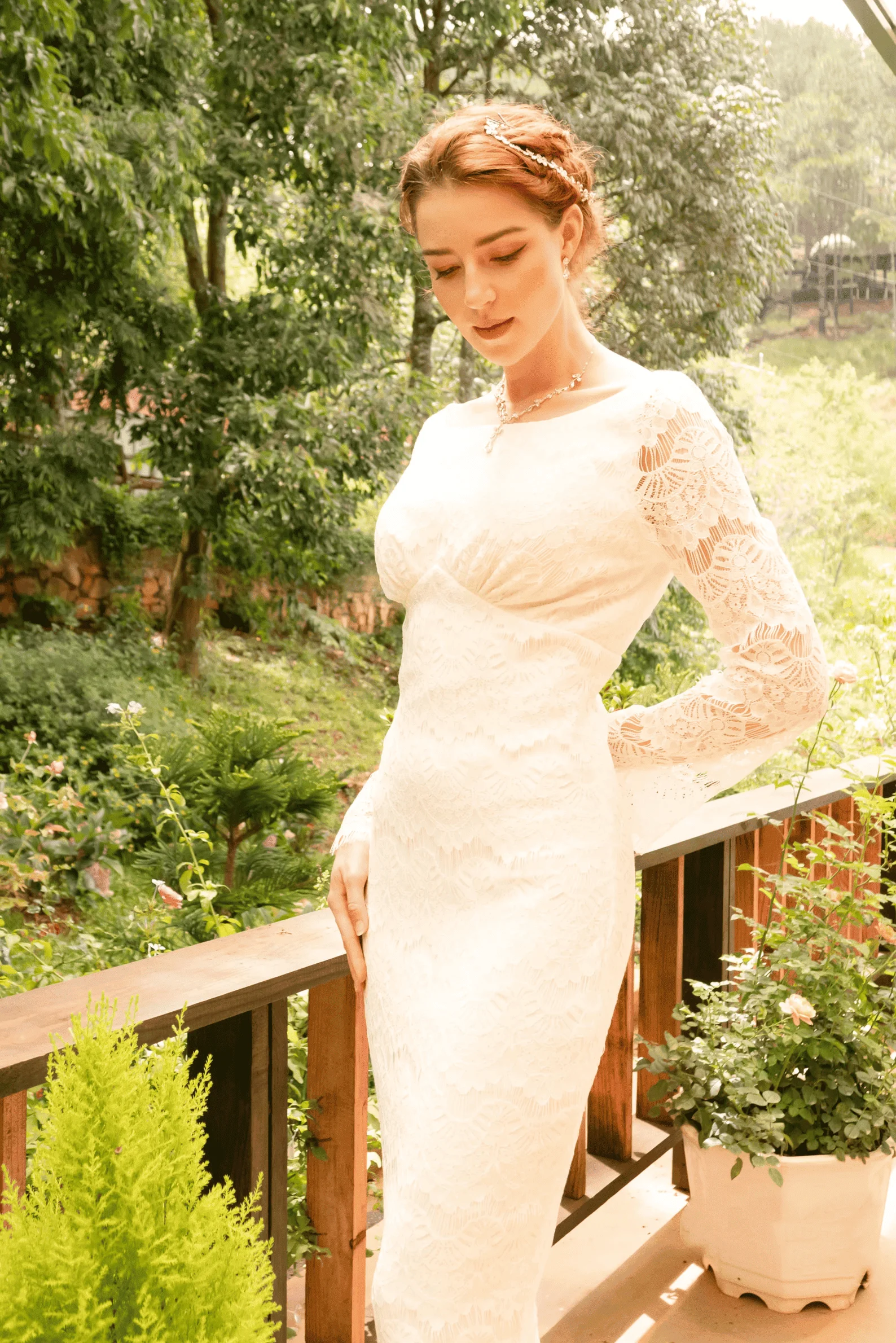 

Customized 2025 Latest Elegant Retro Women's Elegant Fishtail Style Wedding Dress Lace Fabric Long Sleeves Backless Boat Collar