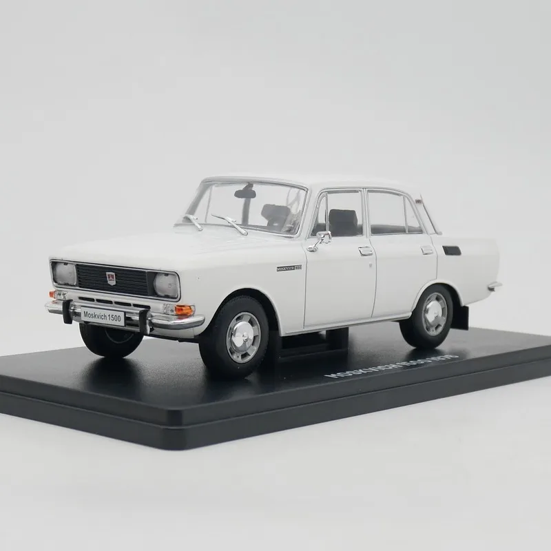 1:24 Scale Moskvich 1500 1976 Soviet Alloy Car Model Collection Ornaments