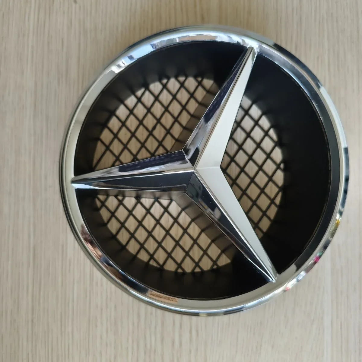 Black border and silver border decoration Car Front Grilled Star Emblem Logo for Mercedes Benz W204 2006-2012 B/V class 2005-10