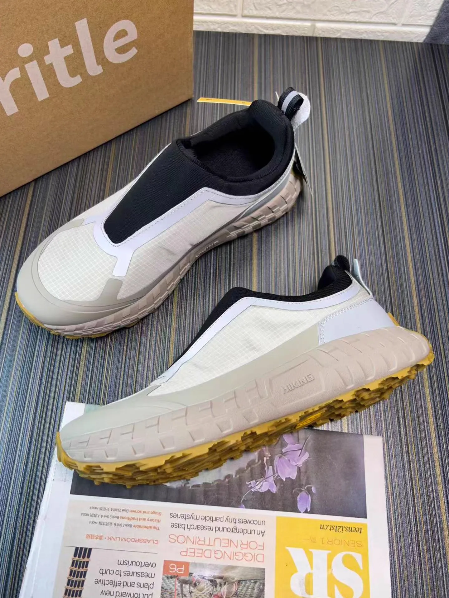 Hot Sale New Breathable, Abrasion-Resistant, Durable, Non-Slip Hiking Boots Lightweight Hiking Boots with Superior Traction