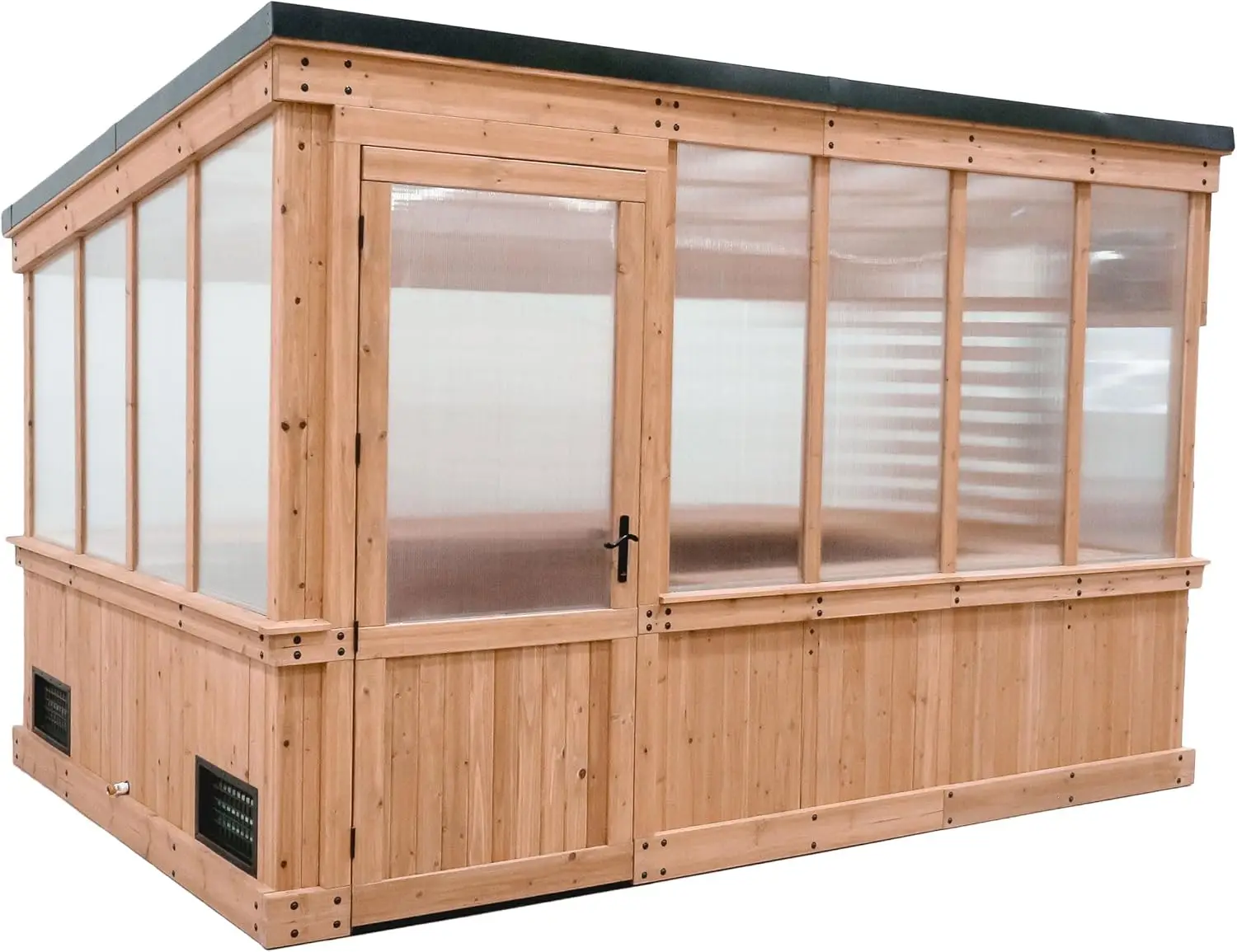 

Теплица Zalie 11' x 7' из кедра и поликарбоната с вытяжным вентилятором, окнами, креплениями для шлангов, PowerPort и подставкой для растений