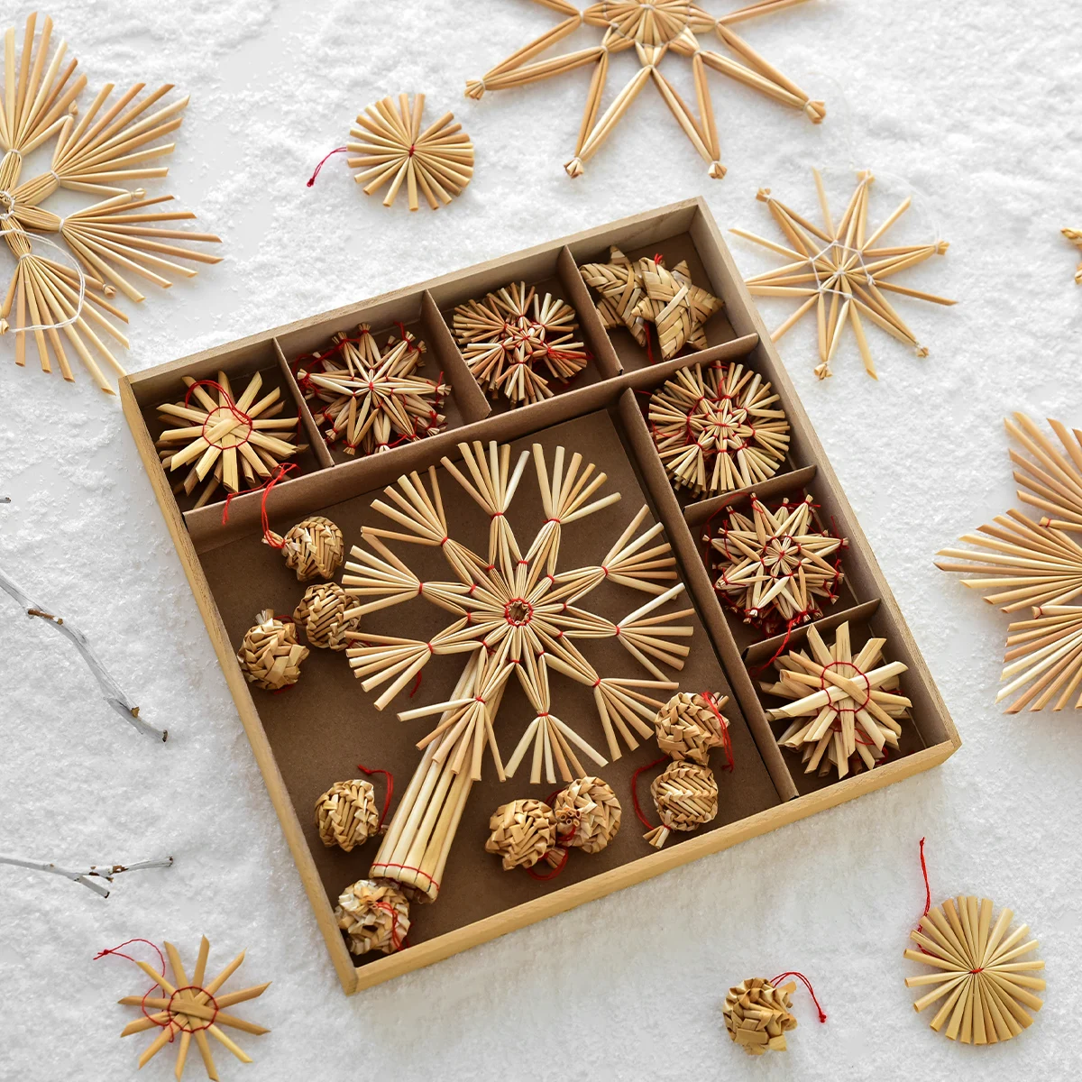 1 set of Christmas snowflake shaped wheat straw small pendant Christmas tree pentagram pine cone decoration pendant