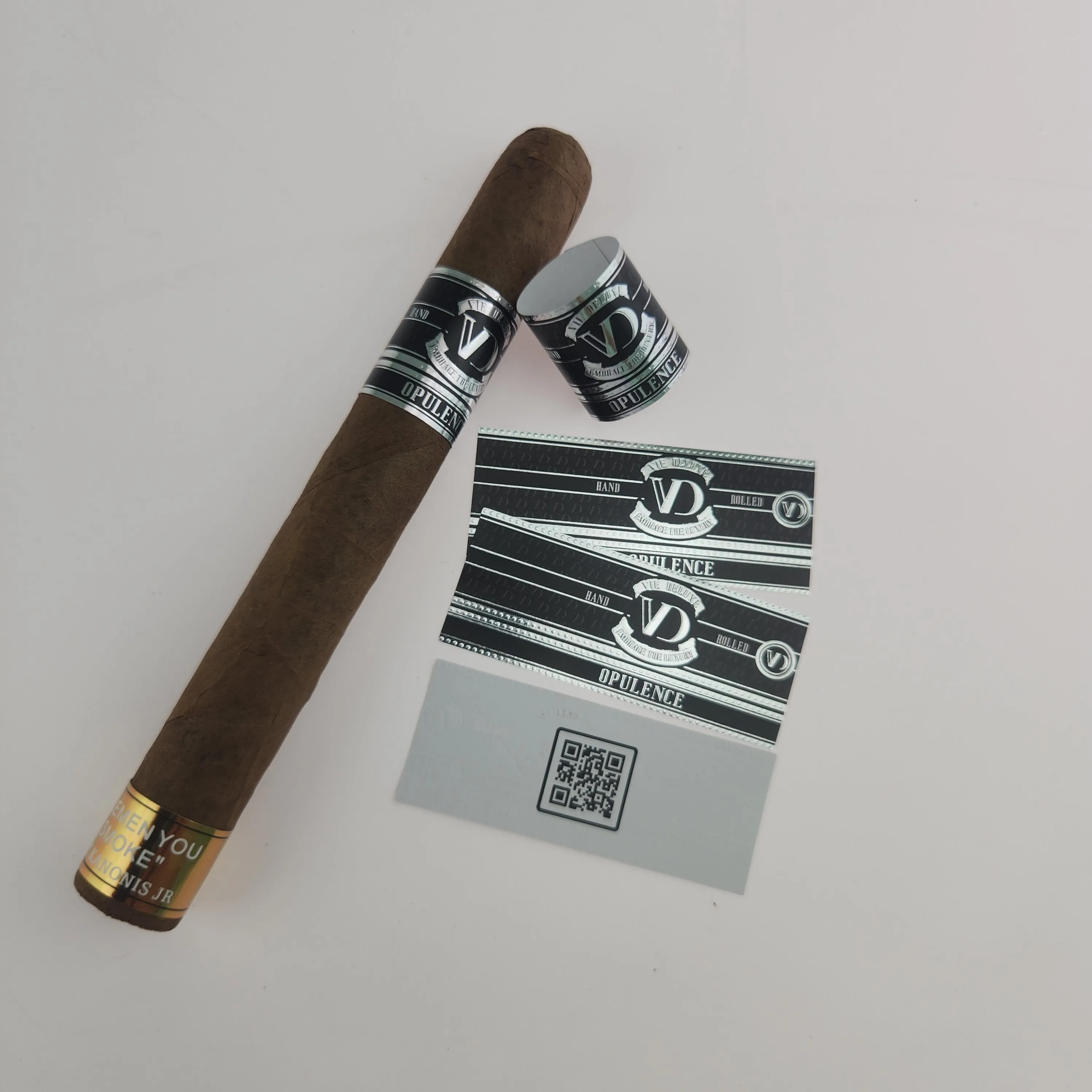 

Изготовленные на заказ сигарные ленты с частным логотипом | Роскошные этикетки для сигар с тиснением золотой фольгой