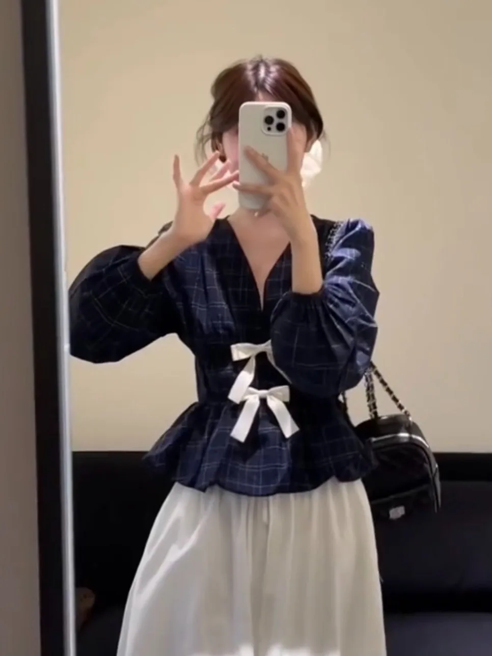 

Женская укороченная блузка в клетку с V-образным вырезом, бантом на талии и длинными рукавами, французский стиль, из смесового хлопка и полиэстера