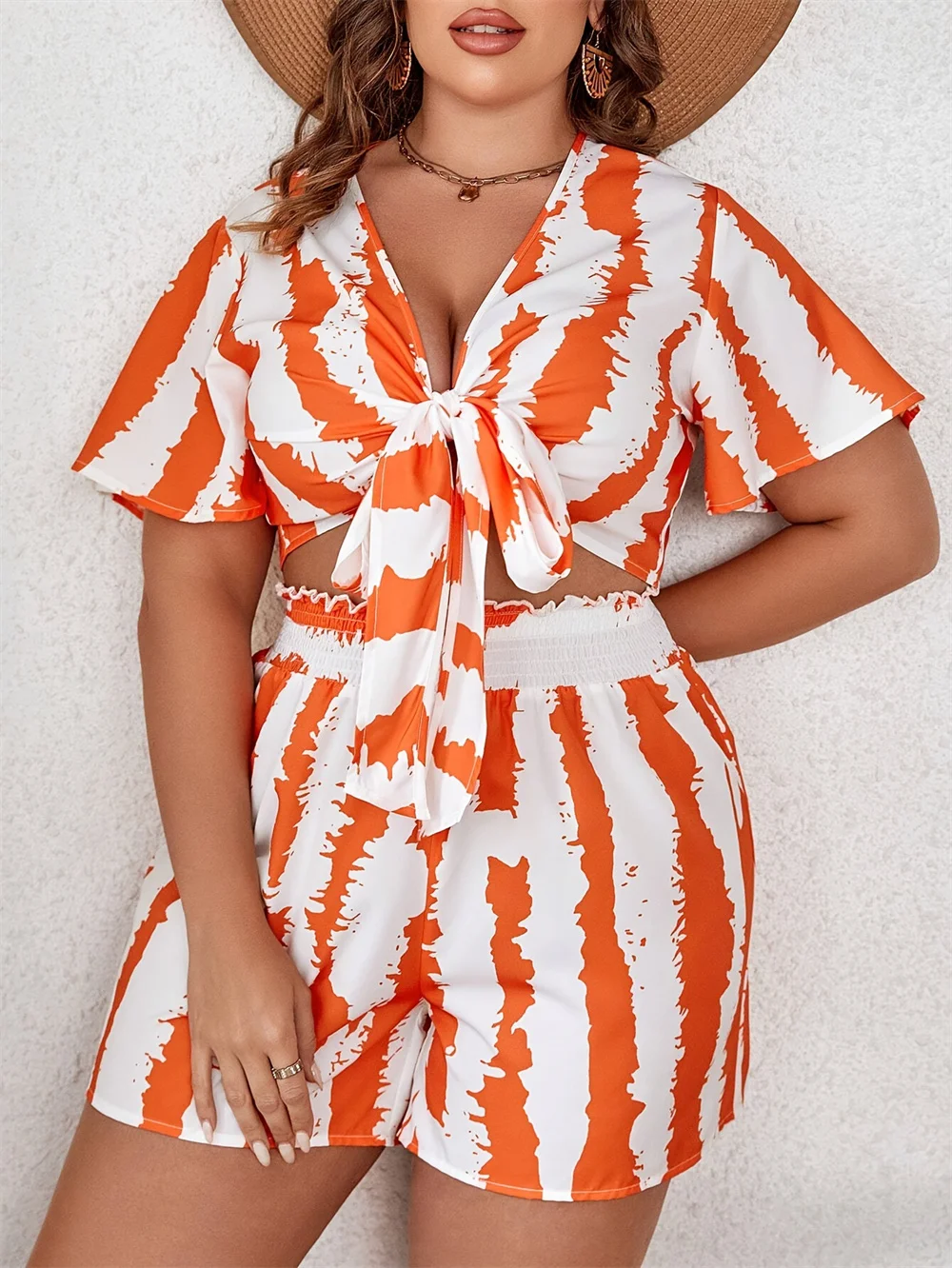 GIBSIE Plus Size Boho Beach Vacation Summer Two Piece Set Women\'s Casual Print Deep V-Neck Crop Top And Shorts Sets Strój damski