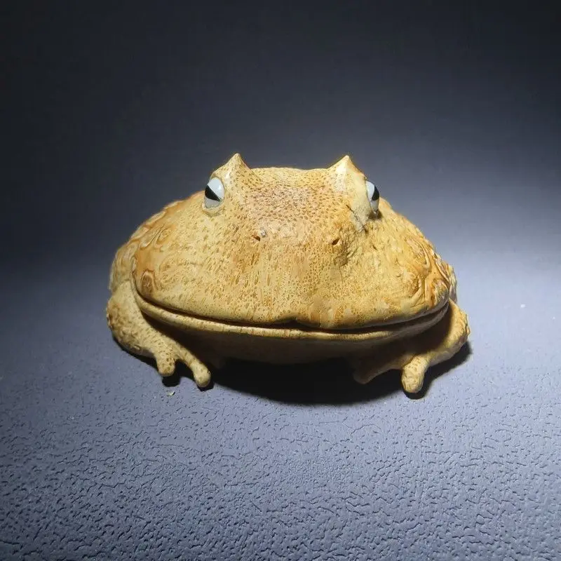 Old material engraving bamboo carving horned frog Wenwan hand ornament collection gift