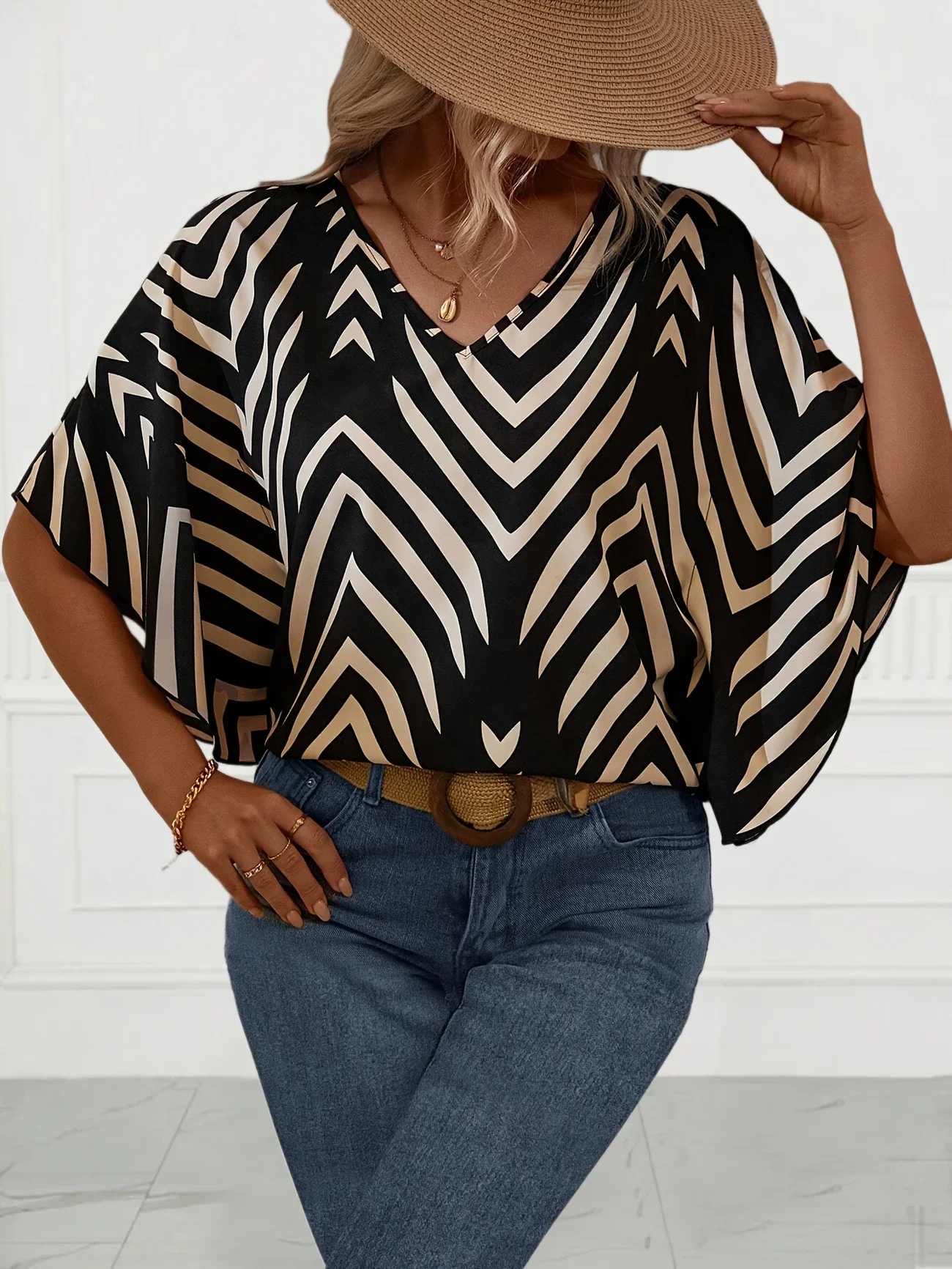 حجم كبير 1XL-5XL المرأة الصيف الخامس الرقبة فضفاضة مخطط Batwing كم المرأة عادية كم قصير قميص