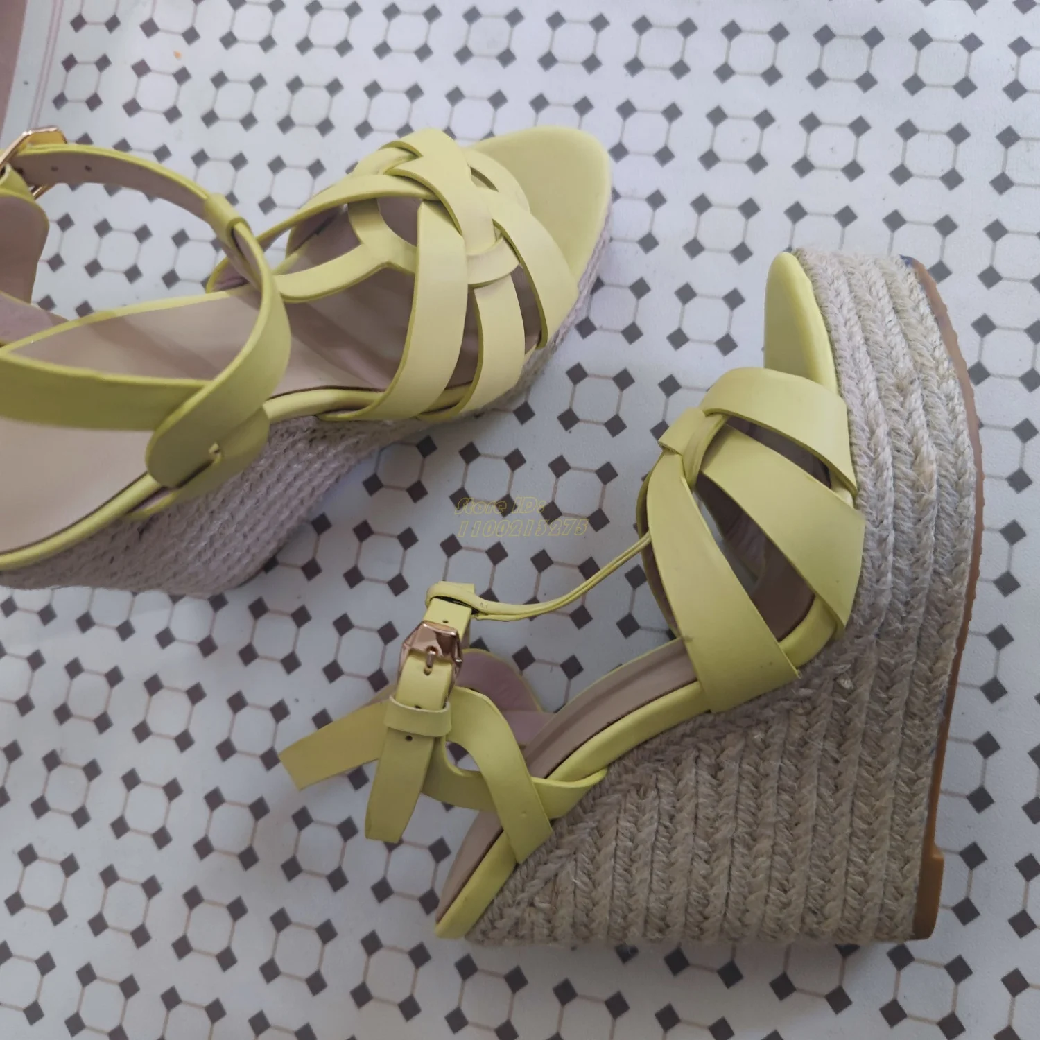 

Yellow Matte Leather Sandals Open Toe T Strap Runway 2025 Summer Women Dress Shoes Open Toe Strappy Runway Dress Women Sandals