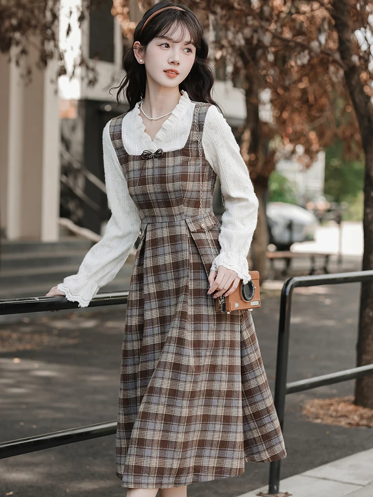 เดรสแขนยาวลายสก็อตสีขาวสไตล์แพทช์เวิร์คสำหรับผู้หญิง ดีไซน์หรูหรา คอตุ๊กตาผูกโบว์  แบบสองชิ้นในตัวเดียว  คอลเลคชั่นฤดูใบไม้ร่วง-ฤดูหนาว 2025 ชุดเดรสออกงานสุดหรู