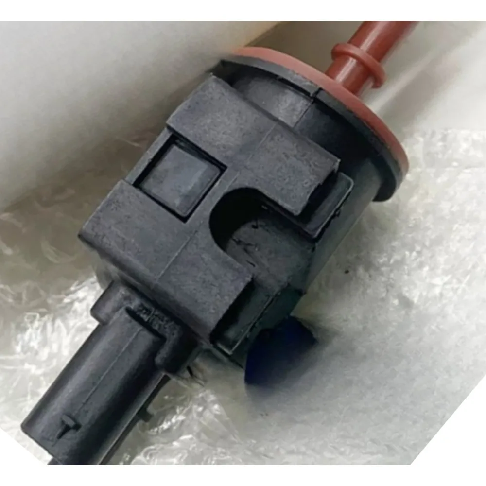 

For Buick Envision Regal GL8 Lacrosse for Chevrolet Malibu XL 12632174 Activated Carbon Canister Solenoid Valve Purge Valves