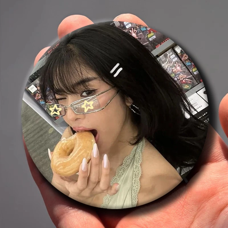 K-KATSEYE Round Brooch on Backpack Shoes Accessories Girl Group Manon Daniela Yoonchae Lapel Pins