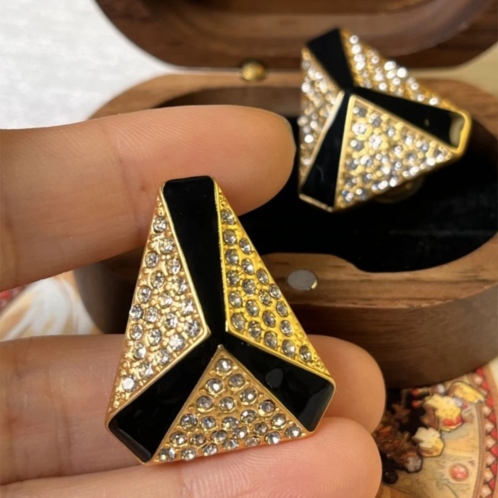 

Vintage Temperament Black gold enamel Geometry with Rhinestone Earrings for women's girl Earclip gift Party fine Jewelry