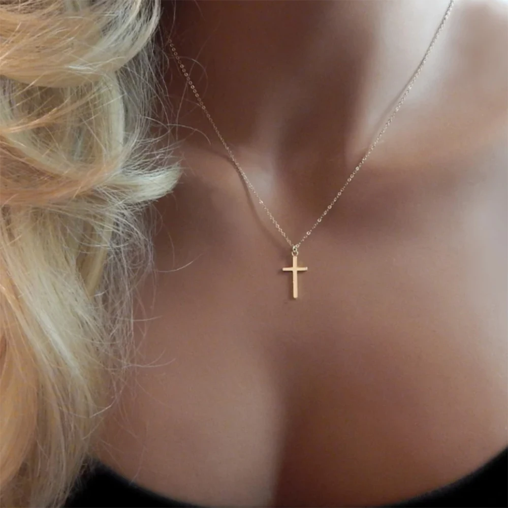 قلادة متقاطعة معدنية من الفولاذ المقاوم للصدأ مخصصة هي هدية مجوهرات بسيطة وأنيقة للرجال والنساء للارتداء اليومي #5